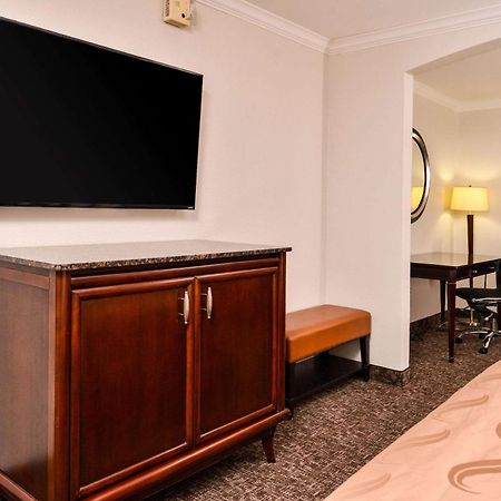 Quality Inn & Suites Бомонт Экстерьер фото