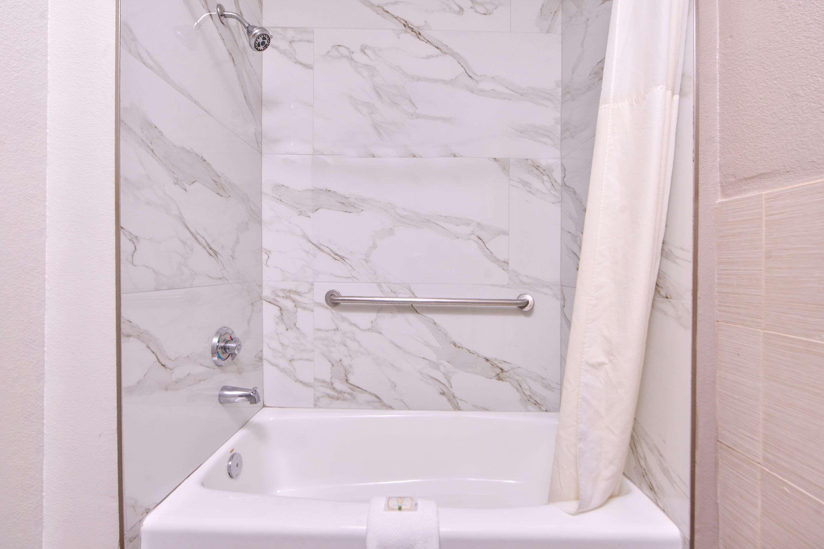 Quality Inn & Suites Бомонт Экстерьер фото