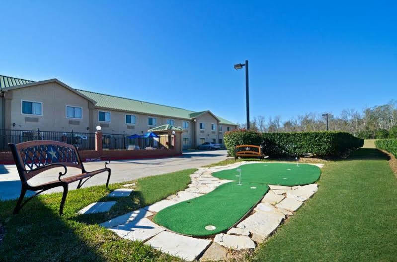 Quality Inn & Suites Бомонт Экстерьер фото